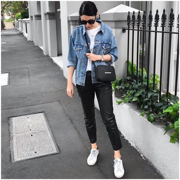 Levis Baggy Trucker Jacket Revolve Bust 